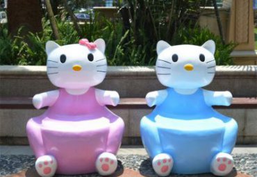 小區(qū)公園卡通可愛玻璃鋼Hello Kitty座椅雕塑